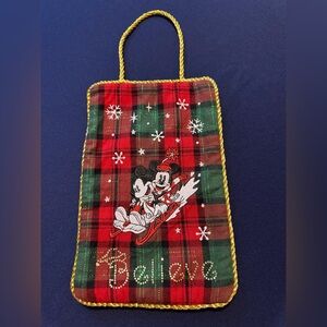 Disney Parks Holiday Decor – Mickey & Minnie “Believe” Sledding Scene